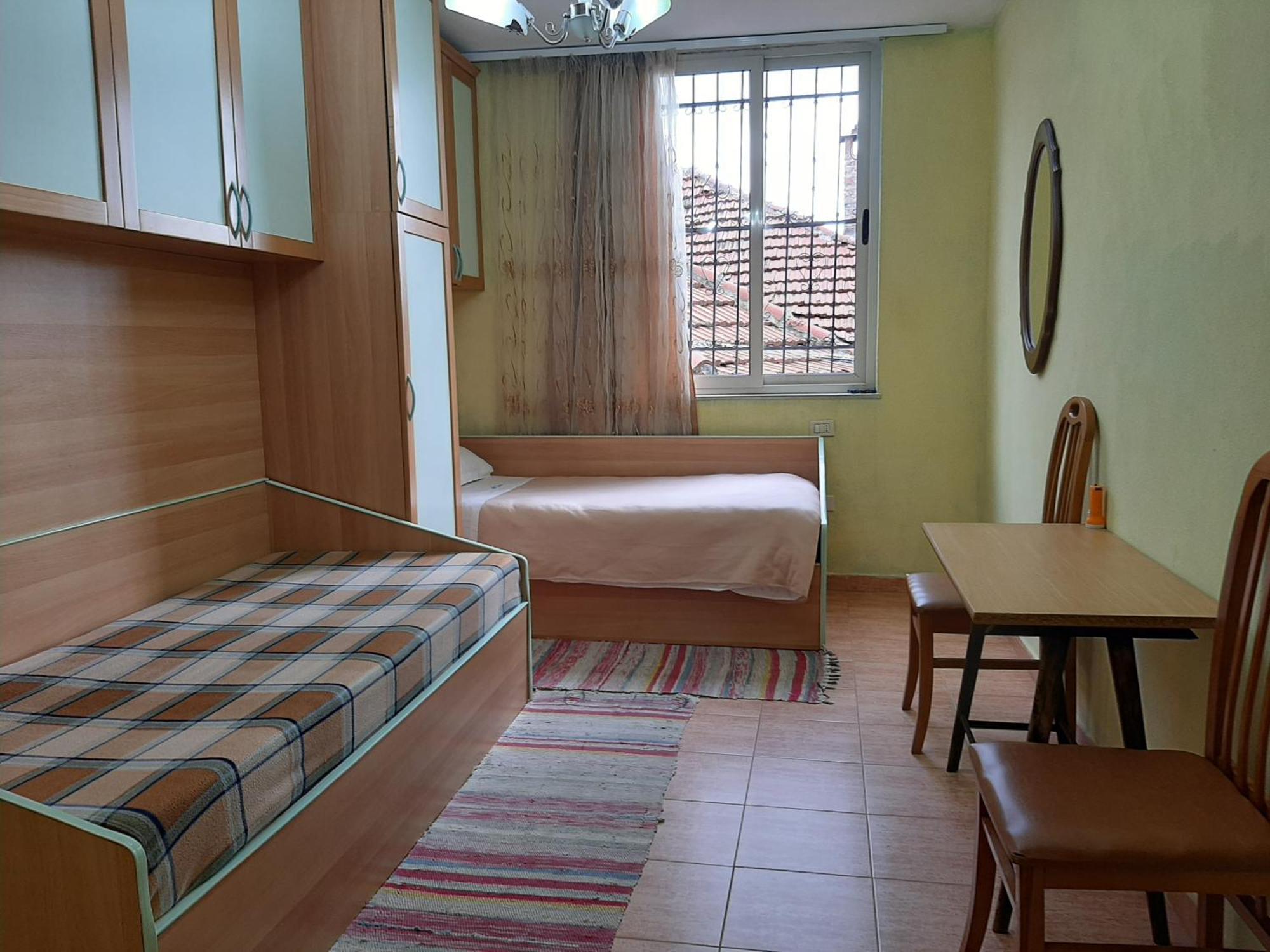 Enki'S Guesthouse Tirana Exterior foto